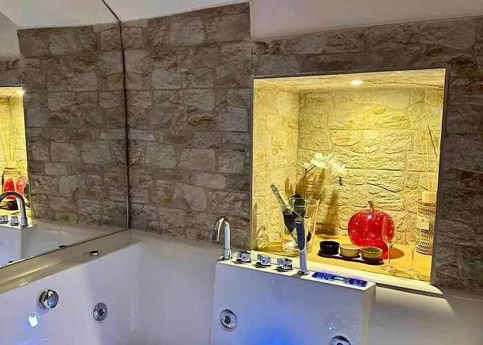 Contemossa With Whirlpool Appartement Bari